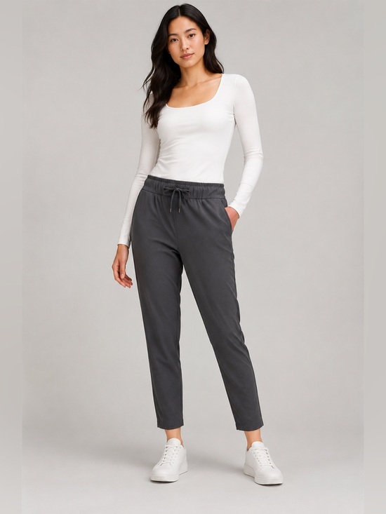 lululemon athletica Pants - Lululemon On The Fly Gray Tapered Pants Pockets Size 2